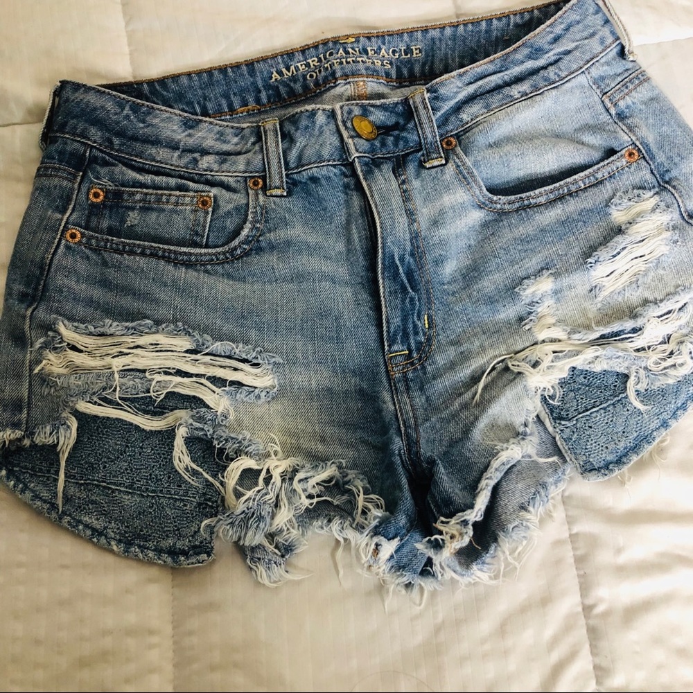 Americans Eagle ripped jeans
